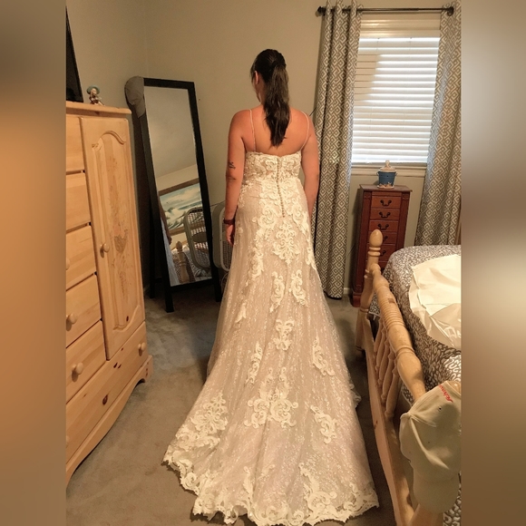 Brand new Maggie Sattero Wedding Dress - Picture 4 of 6